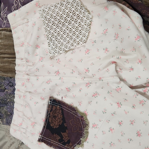 POL Relaxed Fit Twill Patchwork Jean Crochet Detail Pants - Picture 11 of 13